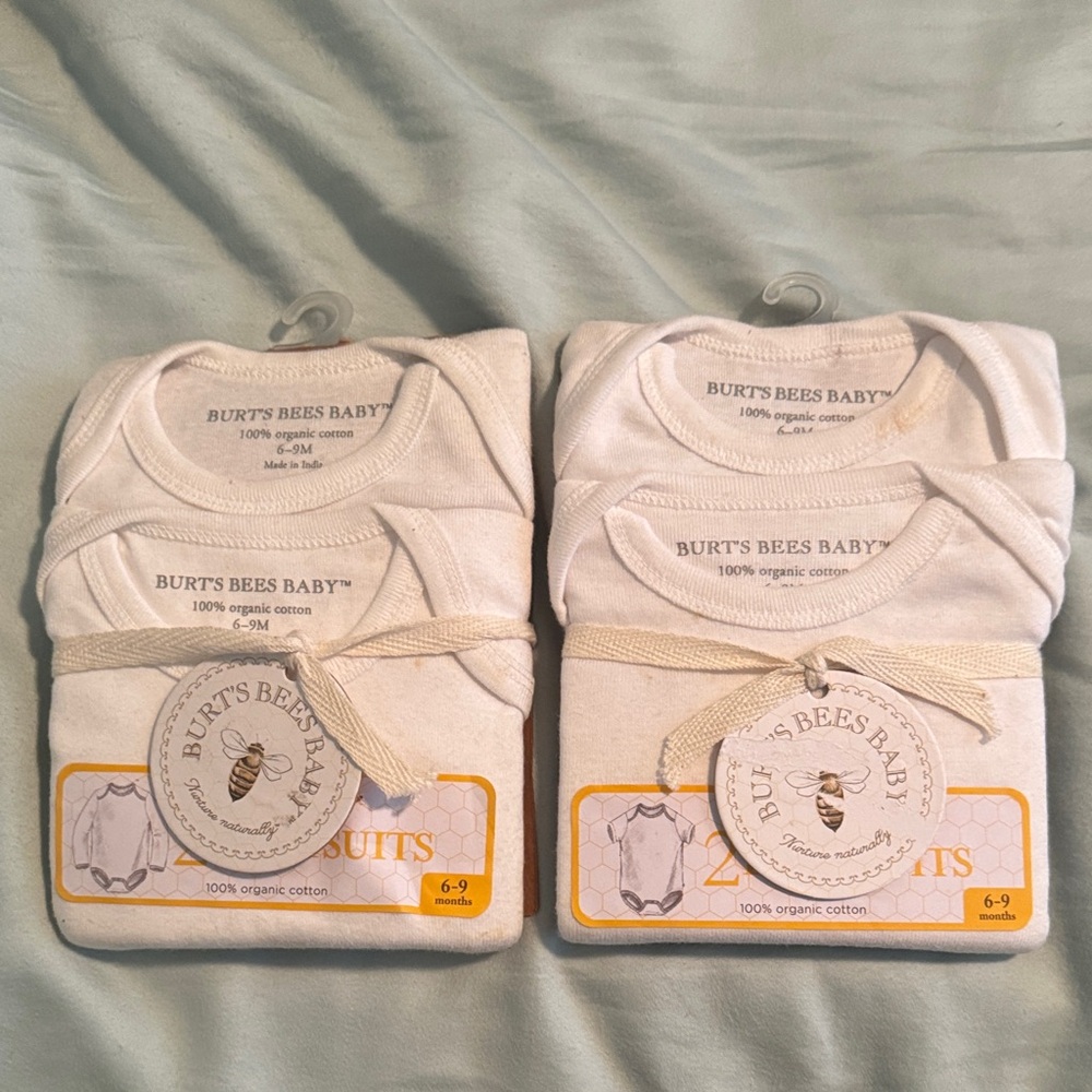 2 New pack Burt's Bees Baby Organic Cotton Bodysuits long sleeve size 6-9 months